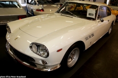 1964 Ferrari 330 GT 2+2 Serie I front left