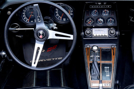 1970-corvette-c3-dashboard-photo-by-peter-kraaibeek