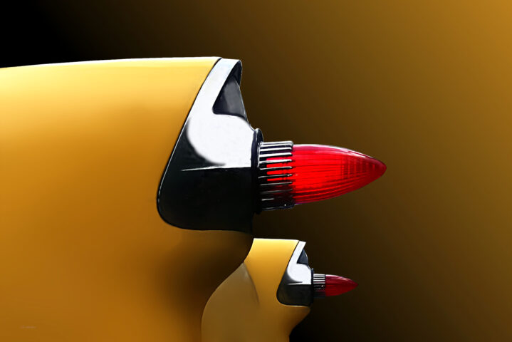 American Tailfins & Taillights 4 1956 Pontiac Chieftain 870 Wagon - photo by Peter Kraaibeek