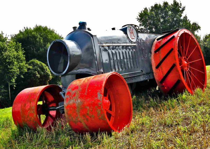 Classic Tractors & Farm Machinery - A Century of Iron, Steam and Diesel 2 1917 Lanz Landbaumotor vintage tractor - photo by Peter Kraaibeek