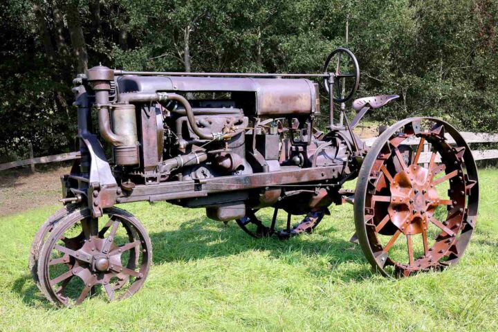 Classic Tractors & Farm Machinery - A Century of Iron, Steam and Diesel 10 1930 IHC McCormick Deering Farmall Regular rusty classic tractor - photo by Peter Kraaibeek