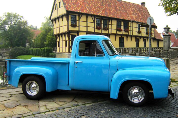 Classic American Trucks Pickups 1929-1959 8 1955 Ford F-100 classic American pickup truck – photo by Peter Kraaibeek