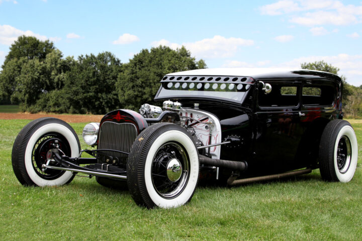 Home 7 1929 Ford Model A Tudor hot rod chopped top dropped axle - photo by Peter Kraaibeek