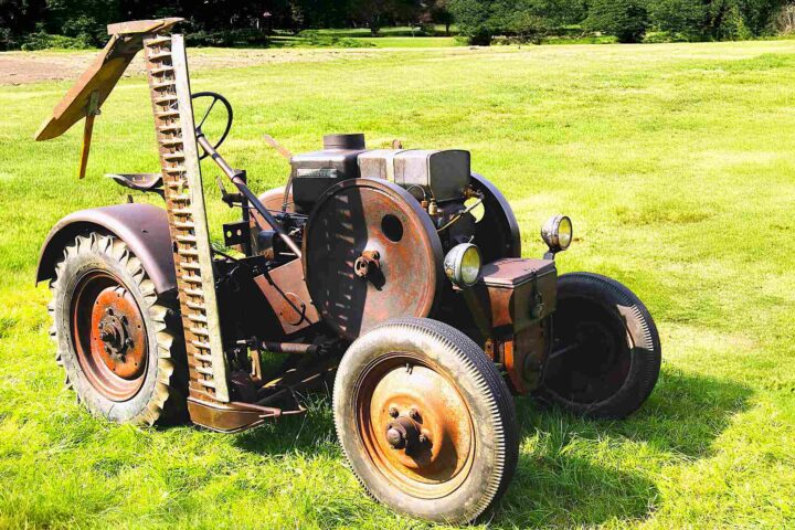 Classic Tractors & Farm Machinery - A Century of Iron, Steam and Diesel 14 1937 Fendt F18 Dieselross Tractor